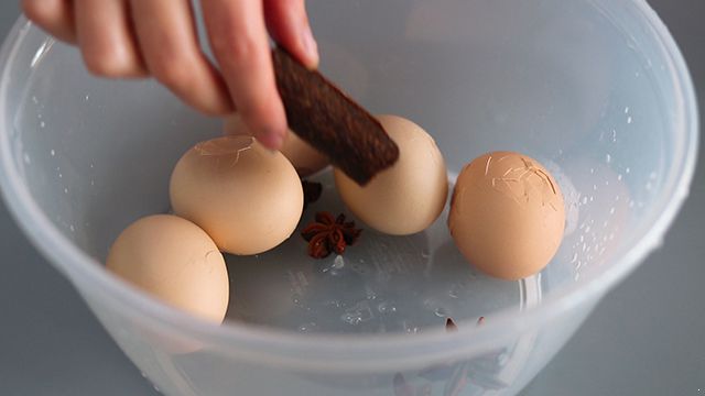 茶叶蛋的做法 两个小窍门做出来更加Q弹喷香 茶叶蛋的做法|茶叶蛋的做法|茶叶蛋|茶叶蛋怎么做|