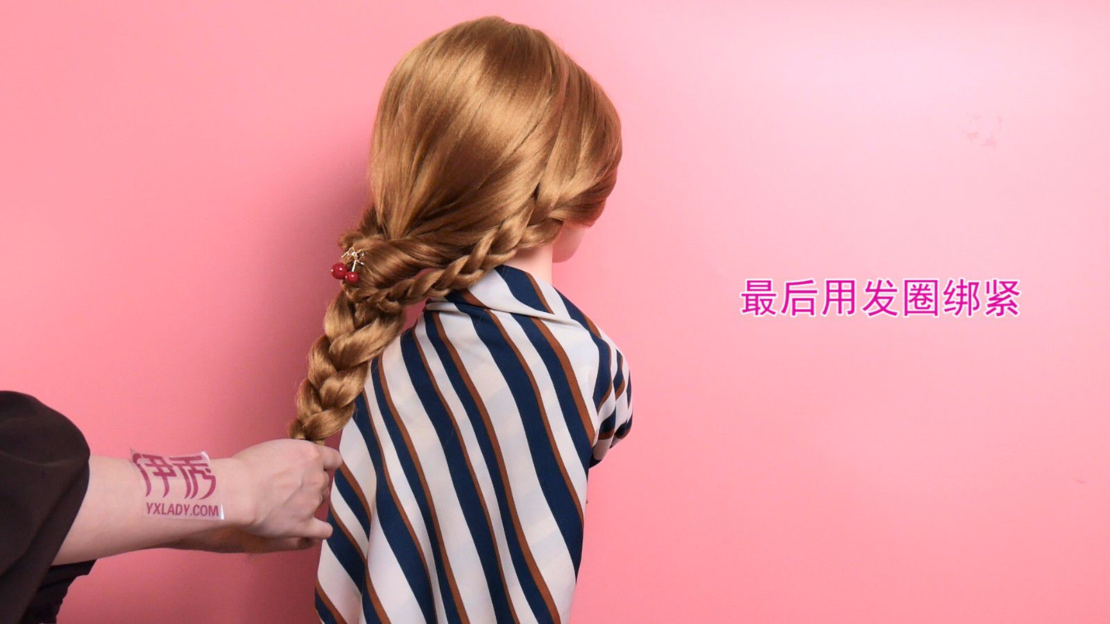 今年流行什么发型 女生流行发型教程 今年流行发型