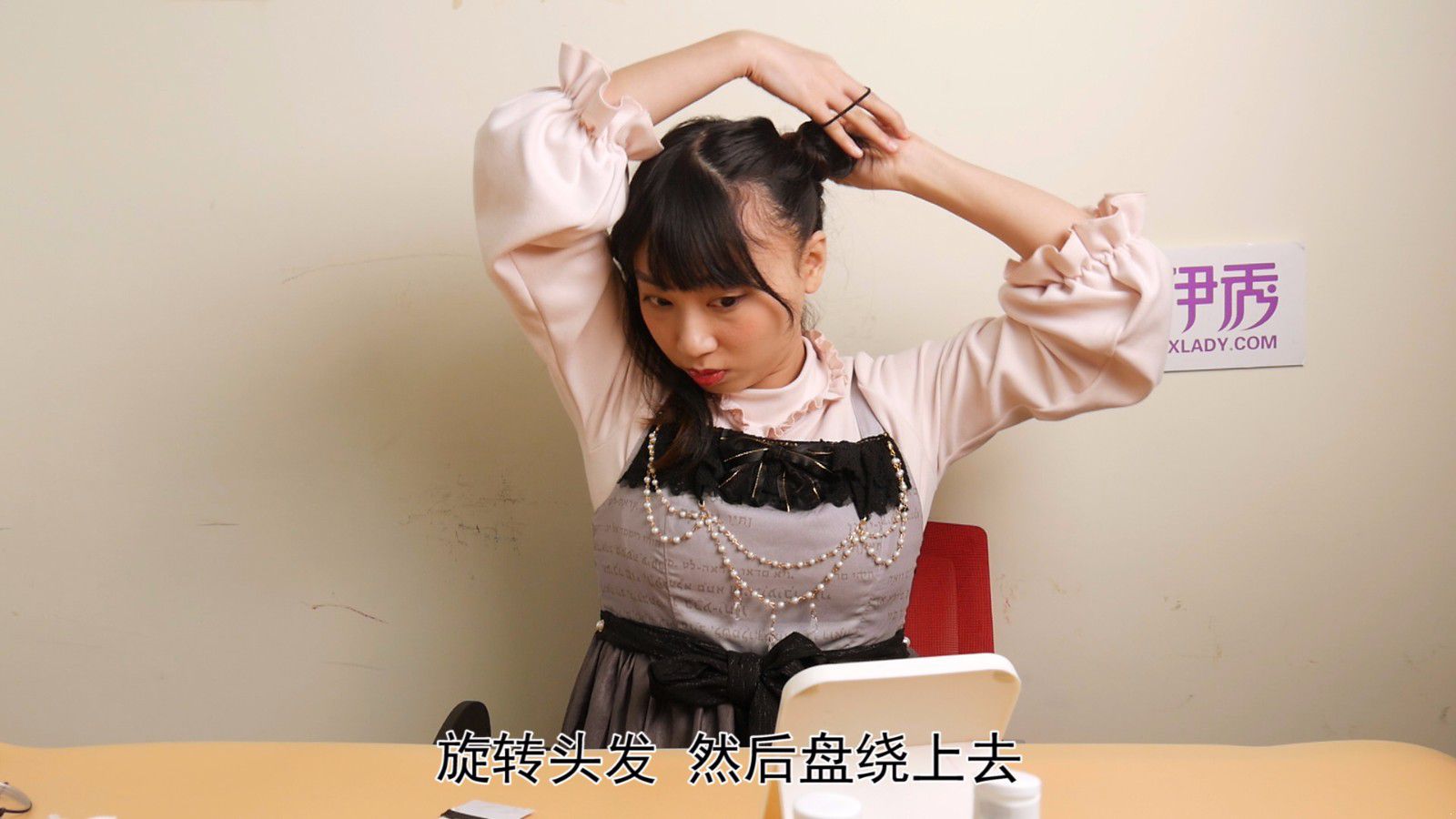 简单丸子头的扎法 手残党赶紧收藏 丸子头的扎法