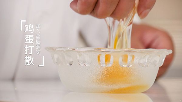 大师教你苦瓜的做法 苦瓜炒蛋好吃不苦有窍门 苦瓜的做法|苦瓜炒蛋|苦瓜炒鸡蛋|