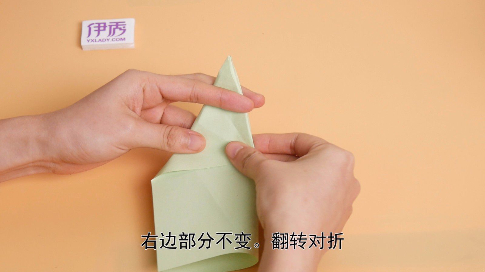 纸飞机的折法 超级简单的教程哦 纸飞机的折法