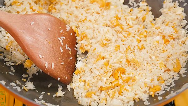 黄金蛋炒饭的做法 先炒蛋再炒饭松软喷香 赶紧收藏 蛋炒饭的做法|蛋炒饭|炒饭|