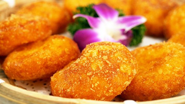 家常土豆饼的做法有秘诀 轻松做成外壳酥脆内陷软糯口感 家常土豆饼|土豆饼|土豆饼的做法|土豆饼的家常做法|土豆饼怎么做|