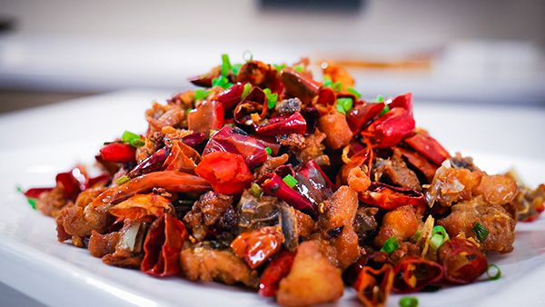 辣子鸡的做法 大厨亲授技巧 正宗家常味道焦香可口 辣子鸡的做法|辣子鸡|辣子鸡丁|辣子鸡丁的做法|辣子鸡丁的家常做法|