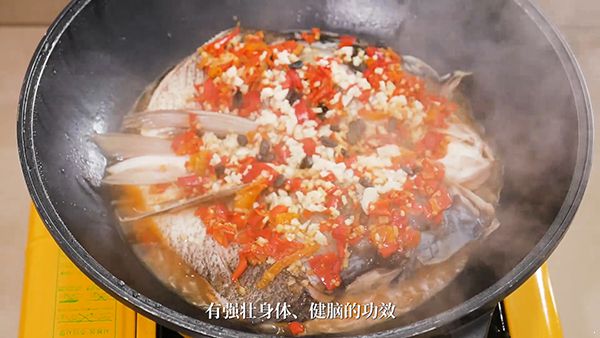 剁椒鱼头的做法 最简单家常版第一次做就成功特别对味 剁椒鱼头的做法|剁椒鱼头|