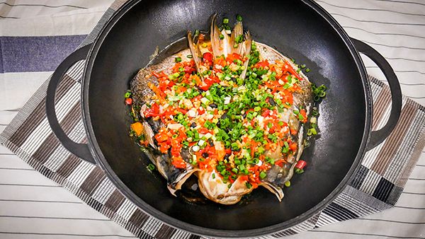 剁椒鱼头的做法 最简单家常版第一次做就成功特别对味 剁椒鱼头的做法|剁椒鱼头|