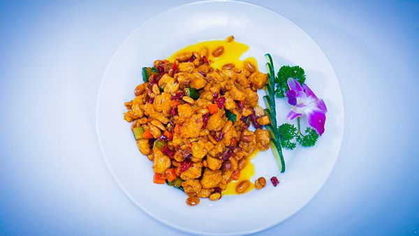 宫保鸡丁的家常做法 大厨无私公开技巧 鸡肉嫩滑麻辣香口 宫保鸡丁的家常做法|宫保鸡丁|宫保鸡丁的做法|家常宫保鸡丁|